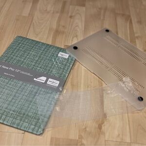 Green and Tan Tablet Case for New Pro 13"